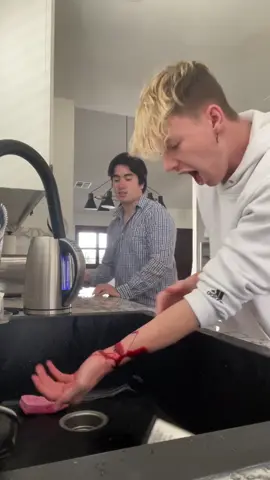 this isn’t working is it 😶 #foryou#fyp#foryoupage#omg#fail#dumb#brother#bruh#why@michaelzeidel