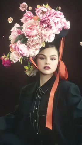 Nada se siente mejor que mi nombre en tu boca. 🌸Nothing feels better than my name in your mouth. #DameloTo #revelacion