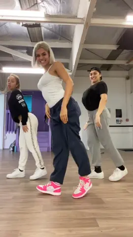 @altheastrydom @islaxpotini When we Lowkey made a challenge 🤷🏼‍♀️ 👀  #fyp #nz #missthis