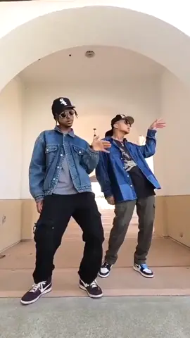 @wrencrisologo with the moves for #LeaveTheDoorOpen ✨ @brunomars @anderson.paak #brunomars #silksonic #andersonpaak #LTDO
