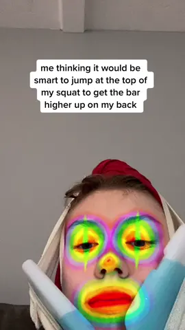 #greenscreenvideo i just got my wisdom teeth out 🥸 #imsorry #squat #clown #squatfail