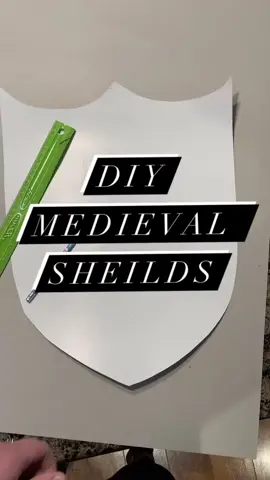 Make your own medieval 🏰 shields 🛡 for a fun DIY project or party craft/favor. #partylikeacherry #diyshield #medievalparty