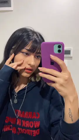 Sadece eminem için bu videoyu çektim sksbısbsksns şarkıyla adamın sözleri çok manasız ama beşyüz tane video çektim skbsksnsks
