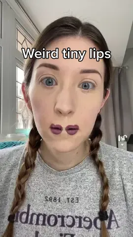 #stitch with @lealet19 ummm 😅 #weirdmakeup #funnymakeup #minilips #miniface #crazymakeup
