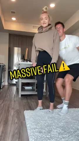 So this did’nt go as planned🙃😅 @andreasgnilsen #challange #challenges #challengefail #foryou #foryoupage #couplechallenge #fail #fyp #tiktokviral