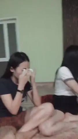 ทำไมในวันที่เราไม่มีใคร ร้องคนเดียว อยู่คนเดียวกว่ามันจะผ่านไปได้มันต้องใช่เวลานะ แล้วทำไมอยู่ๆวันนี้ถึงทำเหมือนไม่มีอะไรเกิดขึ้น 🥺 😭