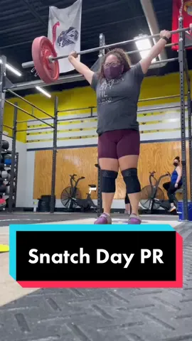 Finally hit a PR! 🏋🏾‍♀️ #weightlifting #weightlossjourney #olympicweightlifting #snatch #Fitness #crossfit #crossfitgirl #gym #lifting #millennial
