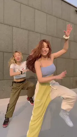 💜🦋🤍👗🩴@zz_yxxung