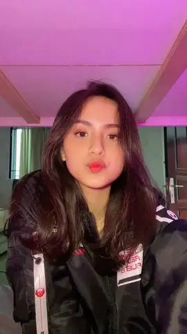guys help me out and go drop your best pickup lines HAHA ayo ajang menggombal ini