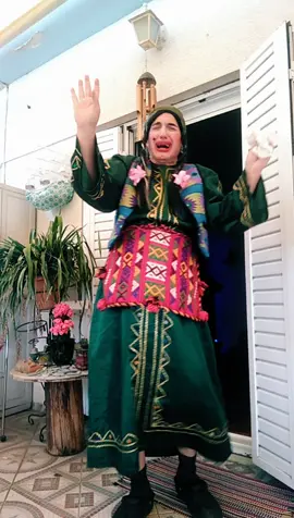 Χαρά μην δεις στα σκέλια σου.. #takoulinos_show #ηθοποιος #⭐family⭐#funfactory #μουστακας #moustakas #θεατρο #moustakassotiris #γελιο #fyp #foryou #gr