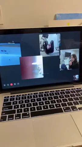 We r doing Chloe ting🤩🤩