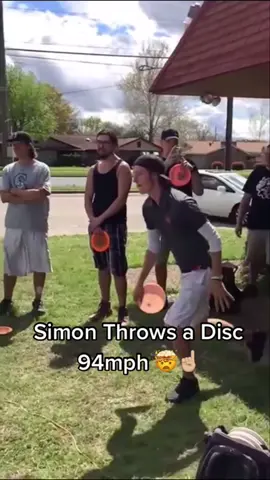 One of the fastest throws in the game when he is healthy🙌🏼 #discgolf #frisbeegolf #frisbee #fyp #discgolflife #discgolfer #disc #frisbeechallenge