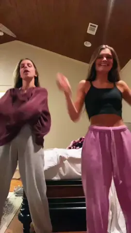 don’t mind my 💪🏼💪🏼💪🏼 #fyp #greenscreen #ColorCustomizer