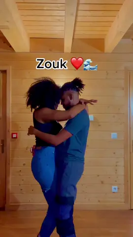 @fannyjofficiel nous sommes ancrée à ton port with @whitneydanca  #zouk #pourtoi #viral #dance #slow #fyp #foryou #