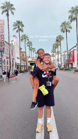 Living out my Hannah Montana dreams #greenscreen #greenscreenvideo #EnvisionGreatness #OverShareInYourUnderwear #couple #Love #boyfriend #tswift