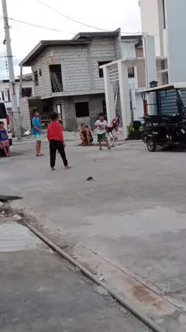 nakakatuwa lg panoorin na merun paring mga bata nag lalaro tumbang preso #batang90s#old but gold