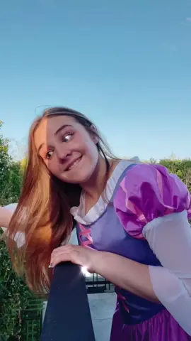 Comment your fave Disney princess. 👑