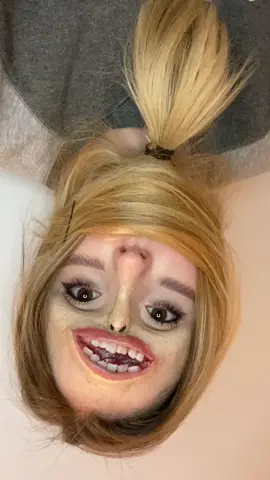 Just smile 👄.                    #illusionmakeup