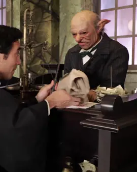 Made a BIG withdrawal 💰 from Gringotts at Universal Orlando Resort! #harrypotter #hogwarts #ad