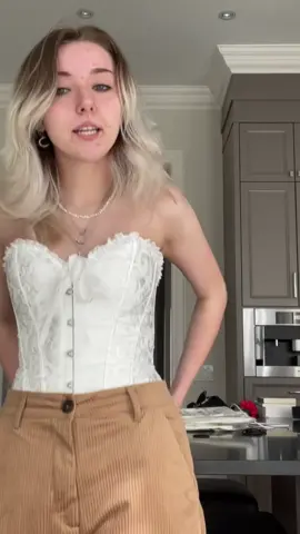 y’all i will never stop wearing this corset it’s so pretty