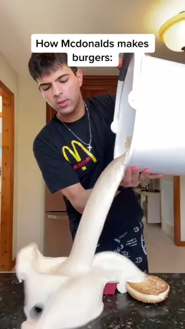 They put so much sauce on the Big Macs😭#foryoupage #foryou #viral #relatable