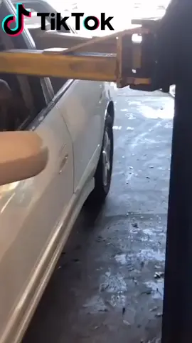 Thats not how you lift a #car , make your #comment ,#mechanic ,#job ,#viral ,#follow