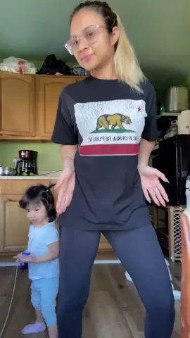 Solo quería grabar a mi princesa aver si bailaba mírenla 🥰Mi mini Catracha 🥰 #fyp #viral #destacamee #puntacatracha