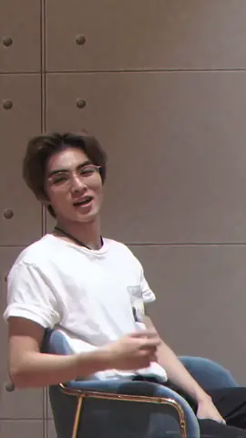 Untuk mas dejun besok2 gausah pake kaos putih/hitam lagi ya🙃🥲❤️ #xiaojun #xiaojunwayv #wayv #wayvedit #fyp