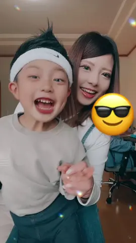 tiktokあげただけで子供が居る。とこ、コメント来るけん、子供居たってい〜ろ👨‍👩‍👦こんな可愛いお調子者の僕ちゃんいるんやから🍒