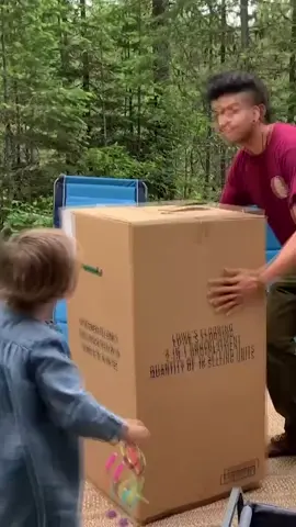Watch this Dad surprise his daughter after three months of being apart 💖🥺 (📸- @bturnnn) #fyp #reaction #reunion #reunited #foryoupage