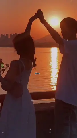 Tình ta trông ngóng vào một tình yêu màu hồng💖💖💖#lyrics #xuhuong