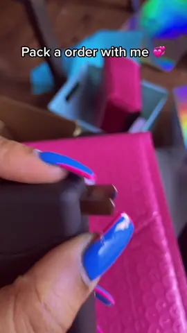 Pack a order with me #packagingorders #packaorderwithme #SmallBusiness #fyp #RayBanElevatorDance