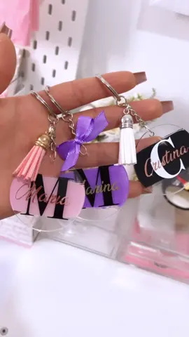 Estoy preparandolo todo para ponerlos en la web 🥰 #keychain #llaveros #hechoamano #handmade
