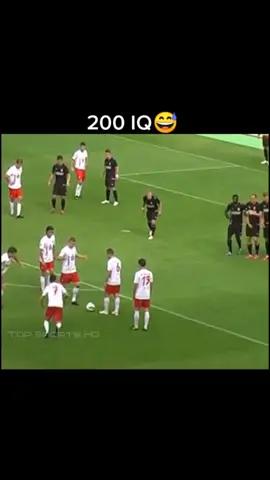 200 IQ?! 💪😅 #football #team #foryou #viral #fürdich