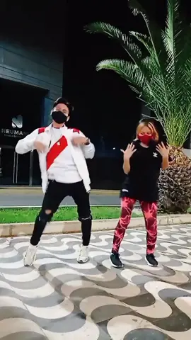 aquí con @maale_8a 👌 haciendo publicidad gratis a Neumann jajajaj😂 #parati #fiel #fyp #tacna