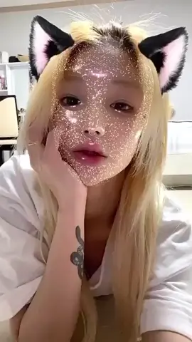 올때 츄르~  #고양이집사 #우리집고양이츄르를좋아해 #부산모델 #추천 #릴스