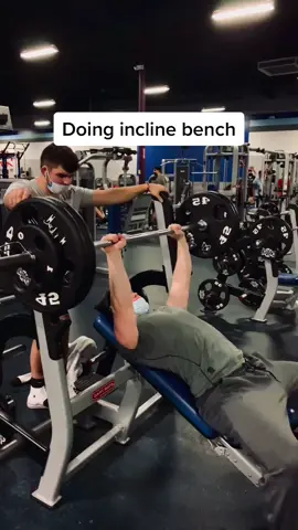 I will still be doing incline after seeing the video #inclinebench #larrywheels #workout #bench #GymTok