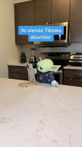 No lo puedo evitar ... 😂🙌🏻🕺🕺🕺 #babyyoda #humor #bailando #tiktoktrend #fielchallenge @wisin @jhayco