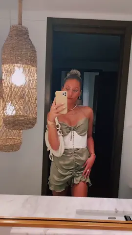 Don’t mind my roots 😅 getting hair highlighted Wednesday