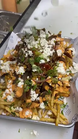 The largest like of fries I’ve ever seen #fyp #takeout #fries