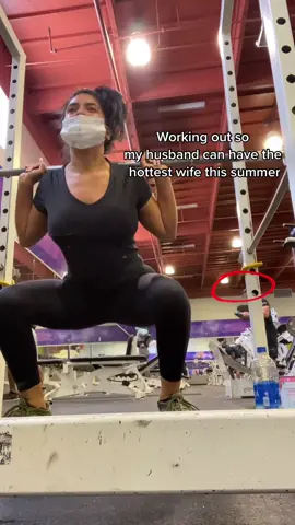 Peep the weirdo #gym #workout #hotgirlsummer #motivation #YasClean