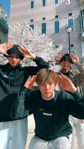 @generations_official_  さんの雨のち晴れ☔☀️です。4月から4oxyじゃんじゃん活動していきます。人気No.1チームを目指します🔥応援よろしくお願いします #4oxy #expg #expg京都校 #雨のち晴れダンス #GENERATION #おすすめ #LDH