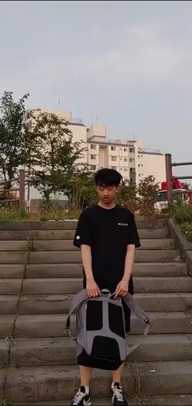 대학교 신입생이면 배워둬야 할 가방 메는법 #fyp #memes #funny #대학생 #신입생