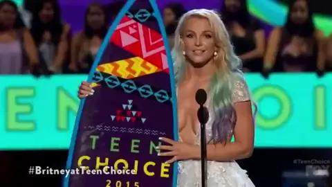 Thank you so much #TeenChoice for my Candie's Style Icon award! Wearing a
