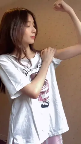 ตั้งแต่เกิดยังไม่เคยวิดพื้นได้เลย ร่วงก่อนตลอด ใครก็ได้เอาไปยกเวทที55555