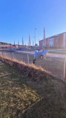 I tried to do parkour. Then this happened 😱 #parkour #freerunning