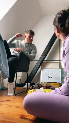 Er gibt mir immer das Gefühl, dass ich in allem schön aussehe 🥰 #couple #shoppen #süß #reaktion #heimlich #traummann #beziehung #foryou #fyp #fy #4up