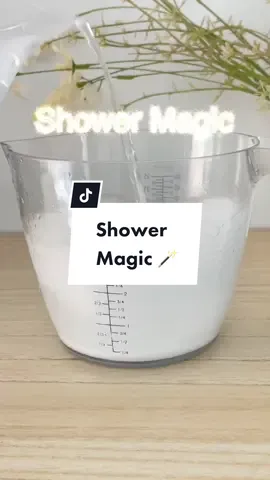 You need to try this DIY shower cleaner, it’s magical! 🪄 #cleaninghacks #cleaningtips #howtoclean #LearnOnTikTok #cleaningtiktok #showermagic