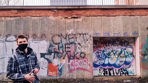 #смерть #любовь #граффити #сосмыслом #первыйраз #ядаун #дайтеденег