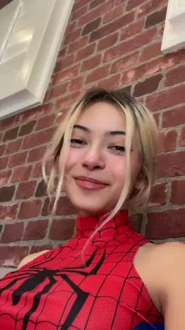 her #fyp #spiderman #blonde #cosplay #costume #FreeFreeDance #marvel